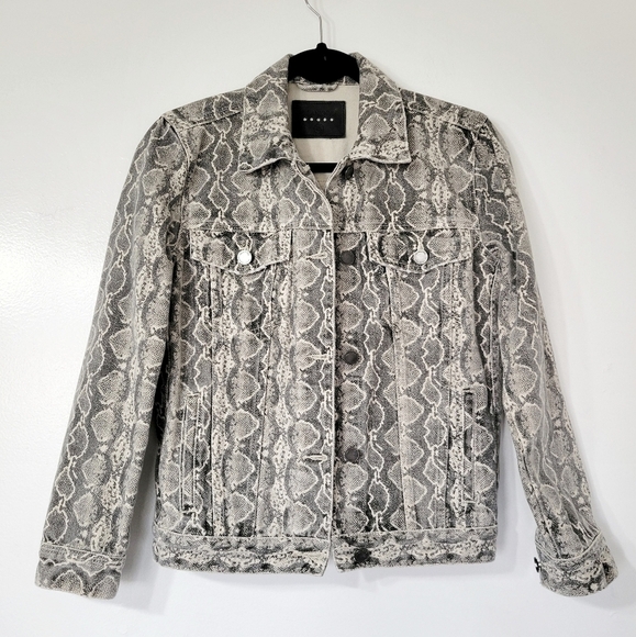 Blank NYC Women's Snake Along Python Print Denim Jacket size XS - Picture 3 of 12